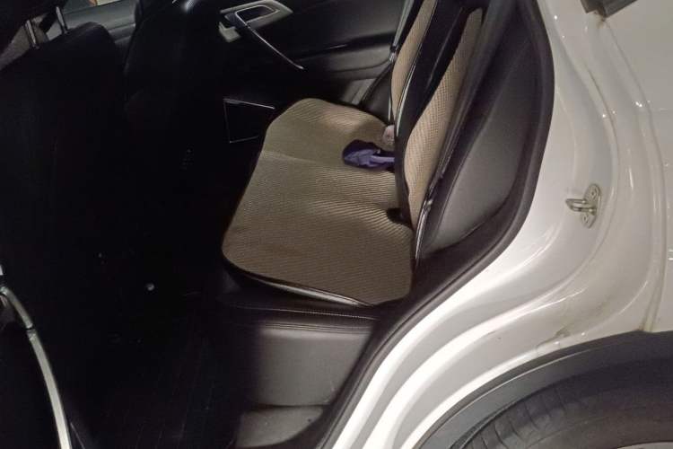 Used Geely Auto Emgrand X7 Sport 2016 1.8TD Automatic Smart Connectivity Version Left Rear Seat