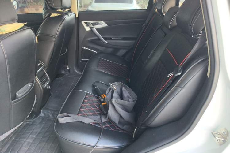 Used Geely Auto Emgrand X7 Sport 2016 1.8TD Automatic Smart Model Left Rear Seat