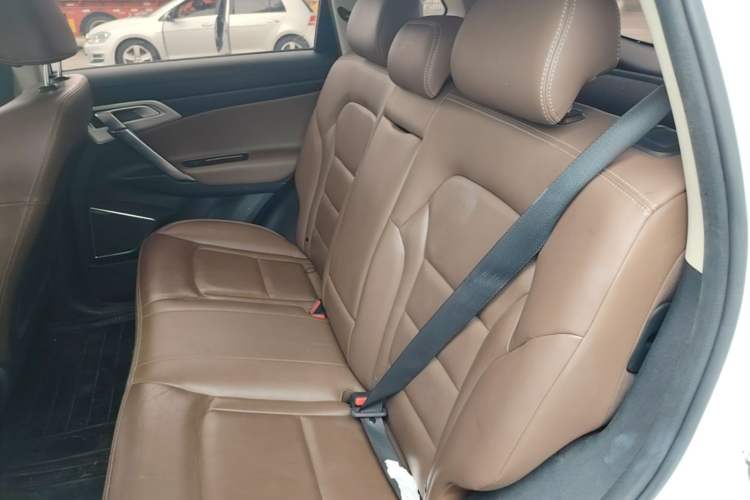 Used Geely Auto Emgrand X7 Sport 2016 1.8TD Automatic ZhiZun Version Left Rear Seat