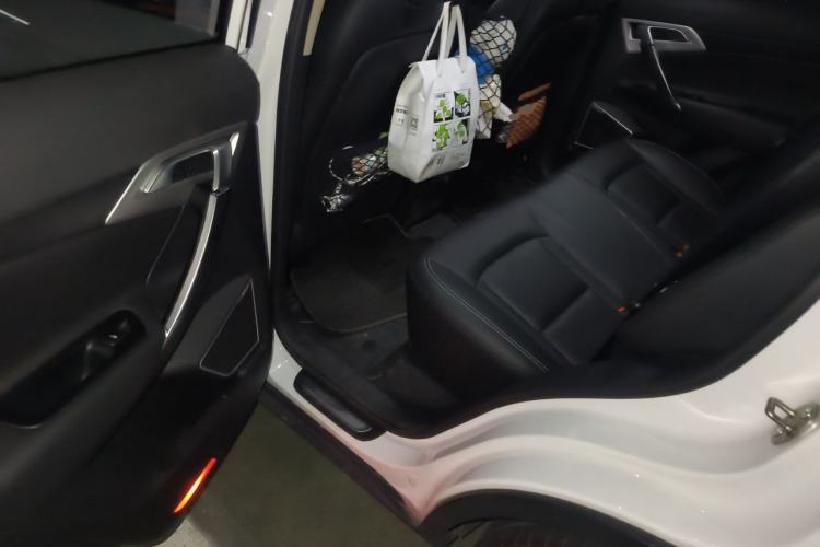 Used Geely Auto Emgrand X7 Sport 2016 2.0L Manual ZhiShang Version Left Rear Seat