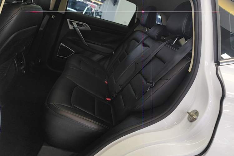 Used Geely Auto Emgrand X7 Sport 2016 1.8TD Automatic Smart Connectivity Version Left Rear Seat