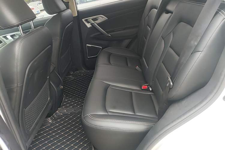 Used Geely Auto Emgrand X7 Sport 2016 2.0L Manual ZhiShang Version Left Rear Seat