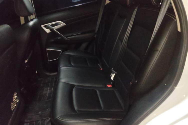 Used Geely Auto Emgrand X7 Sport 2016 1.8TD Automatic Smart Connectivity Version Left Rear Seat