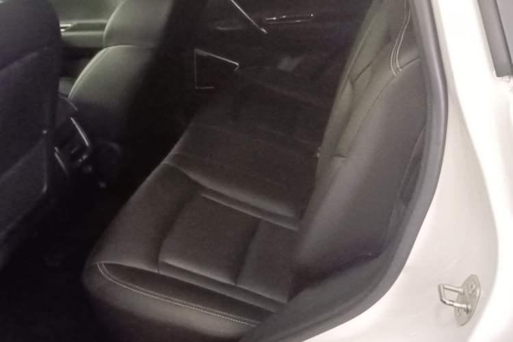 Used Geely Auto Emgrand X7 Sport 2016 1.8TD Automatic Smart Connectivity Version Left Rear Seat
