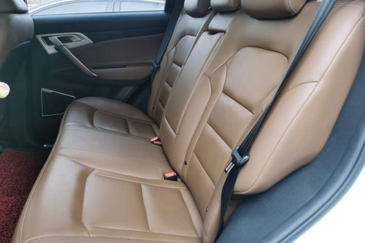 Used Geely Auto Emgrand X7 Sport 2016 1.8TD Automatic ZhiZun Version Left Rear Seat