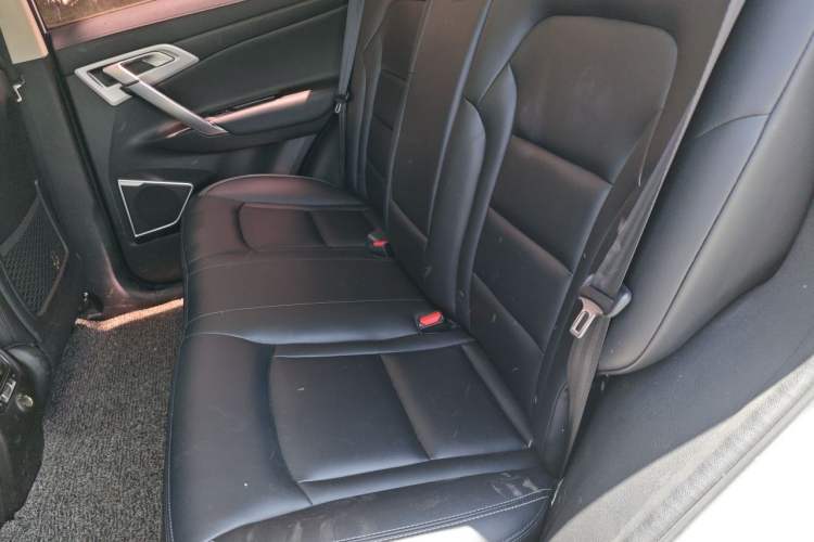 Used Geely Auto Emgrand X7 Sport 2016 1.8TD Automatic Smart Connectivity Version Left Rear Seat