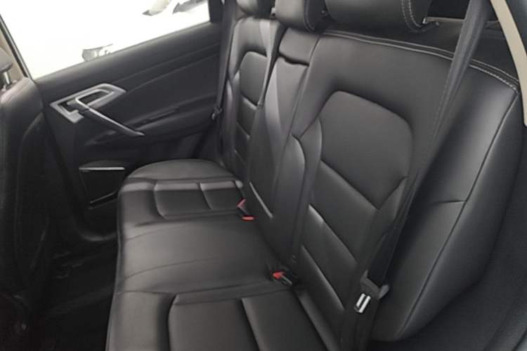 Used Geely Auto Emgrand X7 Sport 2016 2.0L Manual ZhiShang Version Left Rear Seat