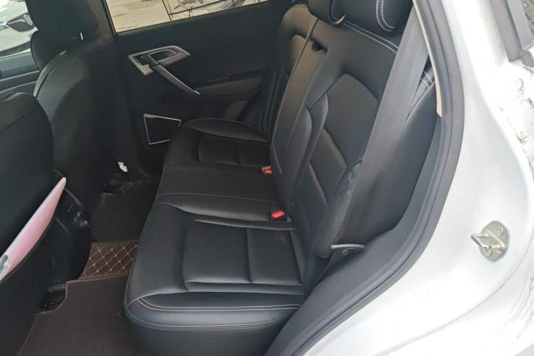 Used Geely Auto Emgrand X7 Sport 2016 1.8TD Automatic ZhiShang Model Left Rear Seat