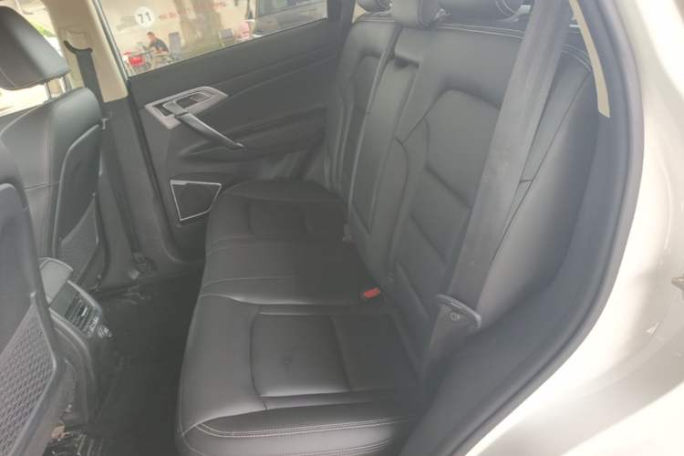 Used Geely Auto Emgrand X7 Sport 2016 1.8TD Automatic Smart Connectivity Version Left Rear Seat