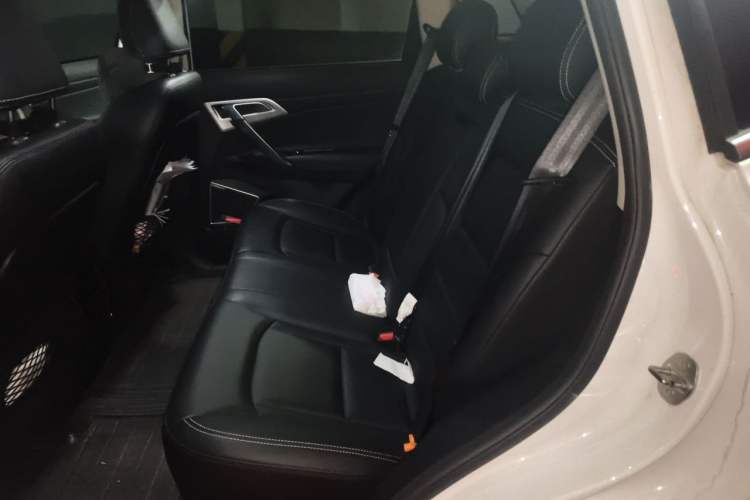 Used Geely Auto Emgrand X7 Sport 2016 1.8TD Automatic Smart Connectivity Version Left Rear Seat