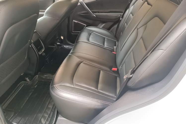 Used Geely Auto Emgrand X7 Sport 2016 1.8TD Automatic Smart Connectivity Version Left Rear Seat