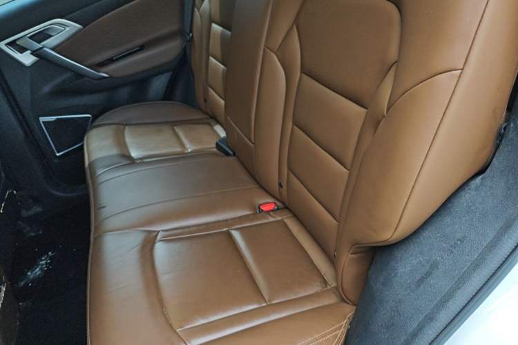 Used Geely Auto Emgrand X7 Sport 2016 1.8TD Automatic ZhiZun Version Left Rear Seat