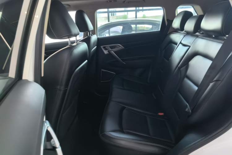 Used Geely Auto Emgrand X7 Sport 2016 2.0L Manual Smart Connect Version Left Rear Seat