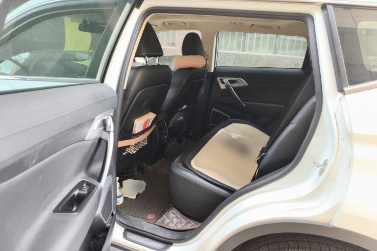 Used Geely Auto Emgrand X7 Sport 2016 1.8TD Automatic ZhiShang Model Left Rear Seat