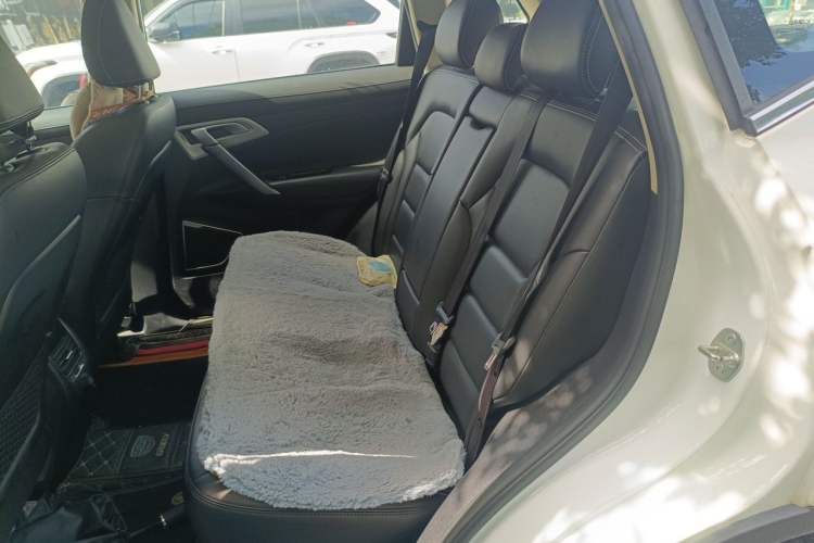 Used Geely Auto Emgrand X7 Sport 2016 1.8TD Automatic Smart Connectivity Version Left Rear Seat