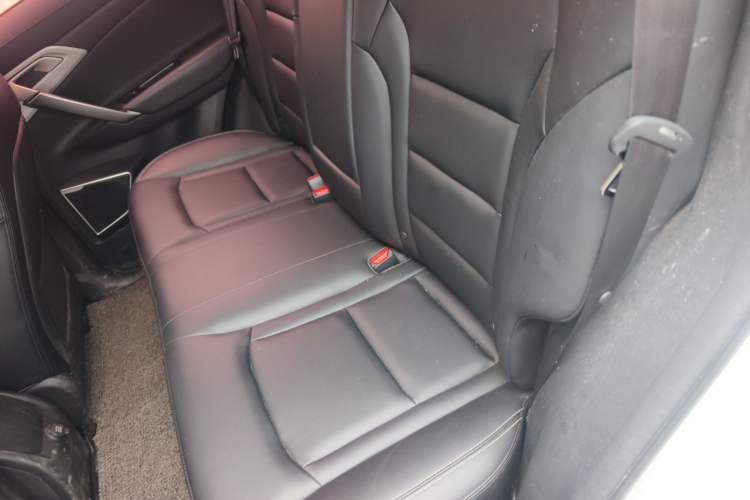 Used Geely Auto Emgrand X7 Sport 2016 2.0L Manual Smart Connect Version Left Rear Seat