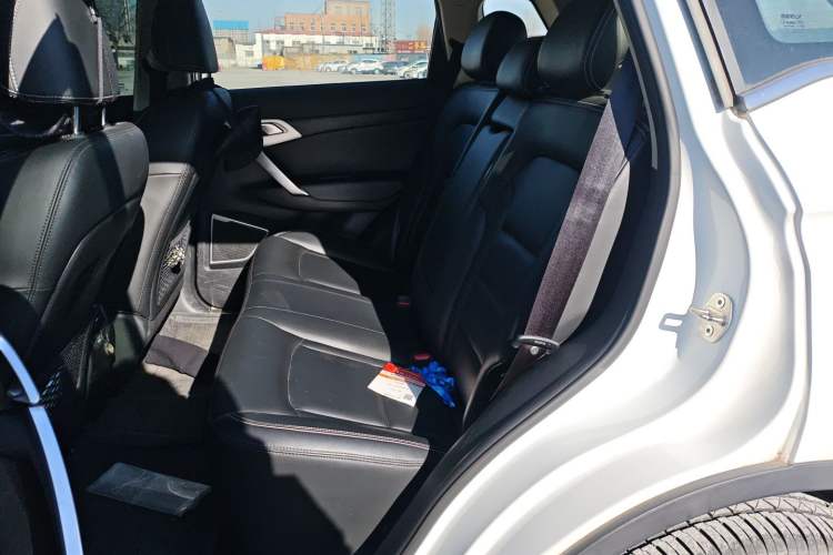 Used Geely Auto Emgrand X7 Sport 2016 1.8TD Automatic Smart Model Left Rear Seat