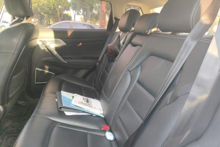 Used Geely Auto Emgrand X7 Sport 2016 1.8TD Automatic Smart Connectivity Version Left Rear Seat