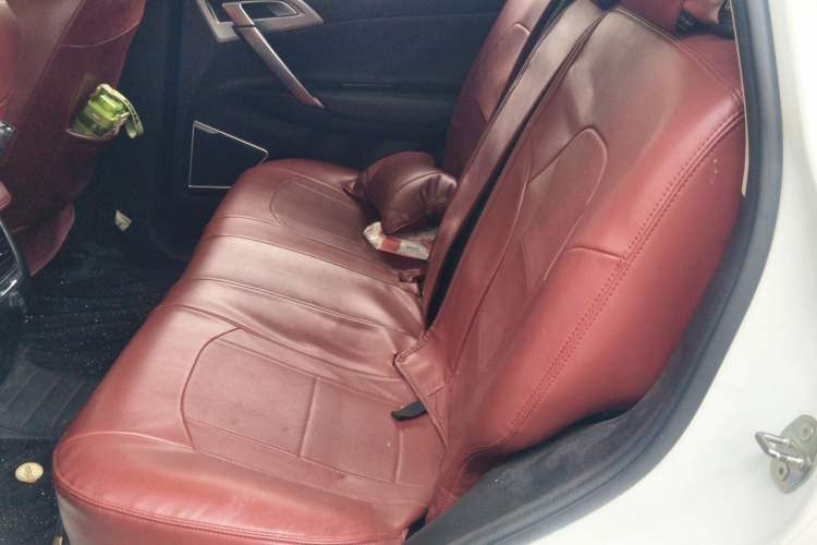 Used Geely Auto Emgrand X7 Sport 2016 1.8TD Automatic Smart Connectivity Version Left Rear Seat