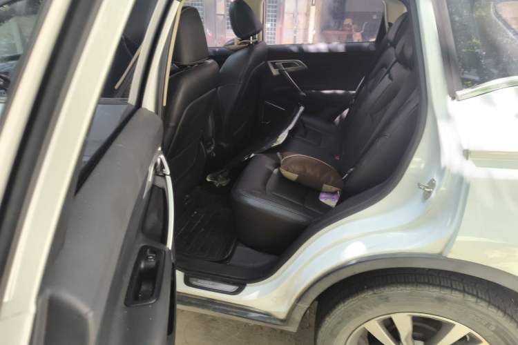 Used Geely Auto Emgrand X7 Sport 2016 1.8TD Automatic Smart Model Left Rear Seat