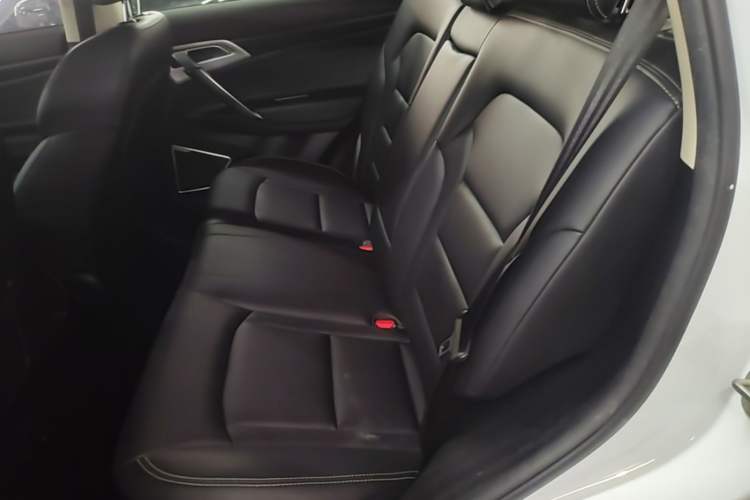 Used Geely Auto Emgrand X7 Sport 2016 2.0L Manual ZhiShang Version Left Rear Seat