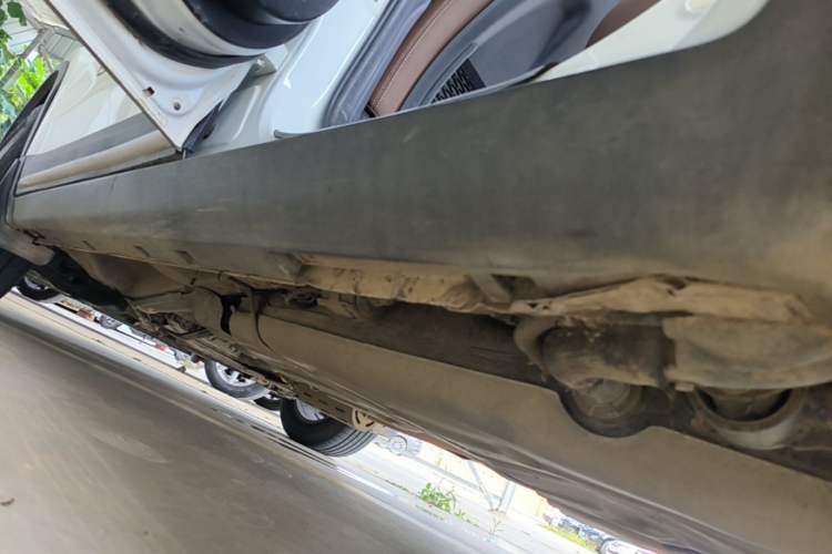 Used Geely Auto Emgrand X7 Sport 2016 1.8TD Automatic ZhiZun Version Left Side Sill