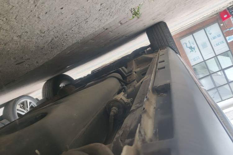 Used Geely Auto Emgrand X7 Sport 2016 1.8TD Automatic Smart Connectivity Version Left Side Sill