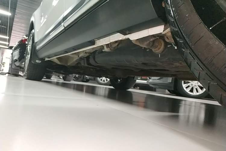 Used Geely Auto Emgrand X7 Sport 2016 1.8TD Automatic ZhiShang Model Left Side Sill
