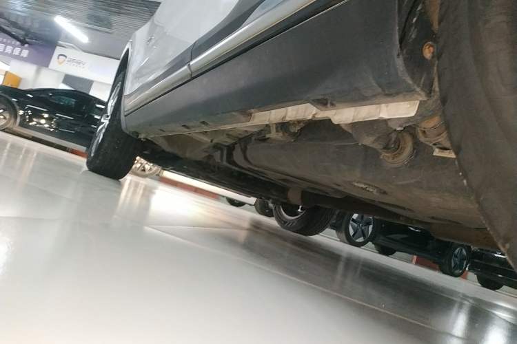 Used Geely Auto Emgrand X7 Sport 2016 1.8TD Automatic ZhiZun Version Left Side Sill