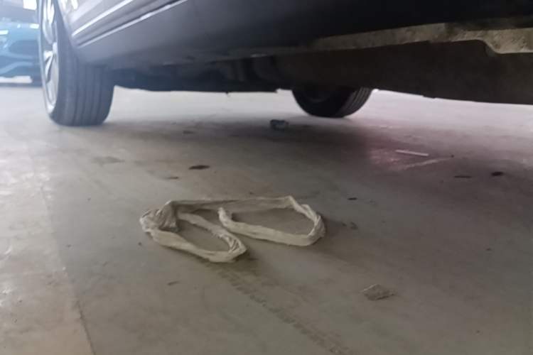 Used Geely Auto Emgrand X7 Sport 2016 1.8TD Automatic ZhiShang Model Left Side Sill