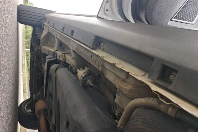 Used Geely Auto Emgrand X7 Sport 2016 1.8TD Automatic ZhiShang Model Left Side Sill