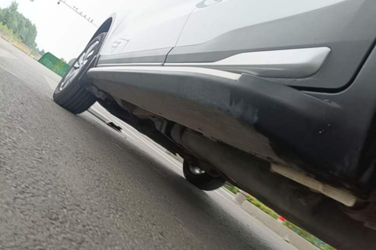 Used Geely Auto Emgrand X7 Sport 2016 2.0L Manual Smart Connect Version Left Side Sill