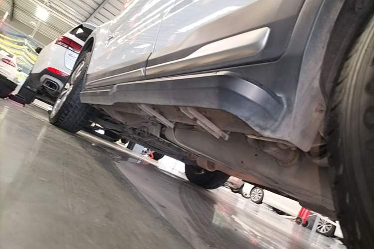 Used Geely Auto Emgrand X7 Sport 2016 1.8TD Automatic ZhiZun Version Left Side Sill