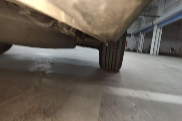 Used Geely Auto Emgrand X7 Sport 2016 1.8TD Automatic ZhiZun Version Left Side Sill