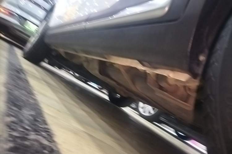 Used Geely Auto Emgrand X7 Sport 2016 1.8TD Automatic ZhiShang Model Left Side Sill