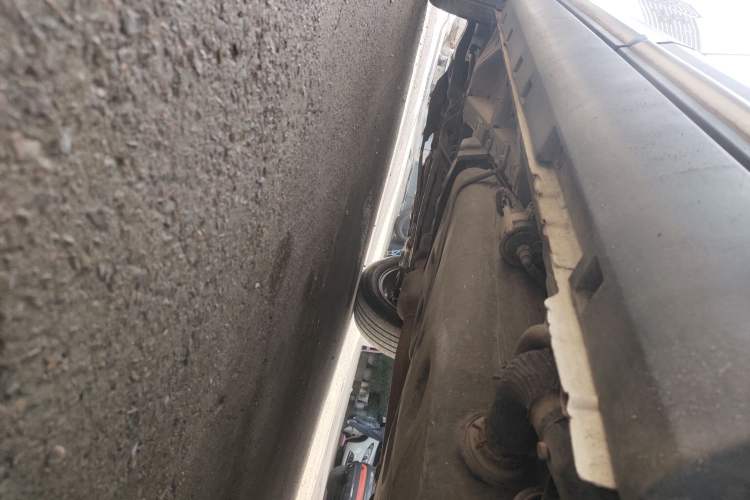 Used Geely Auto Emgrand X7 Sport 2016 2.0L Manual Smart Connect Version Left Side Sill