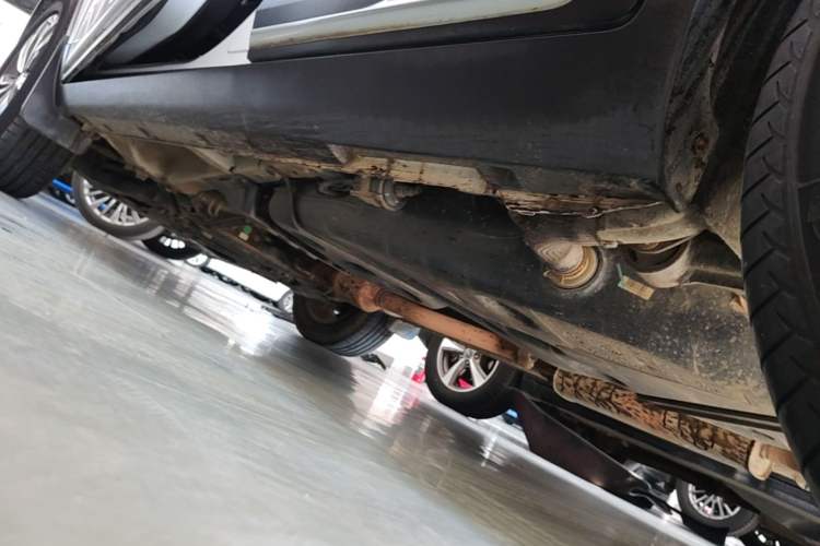 Used Geely Auto Emgrand X7 Sport 2016 2.0L Manual Smart Connect Version Left Side Sill