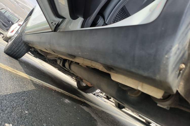 Used Geely Auto Emgrand X7 Sport 2016 2.0L Manual ZhiShang Version Left Side Sill