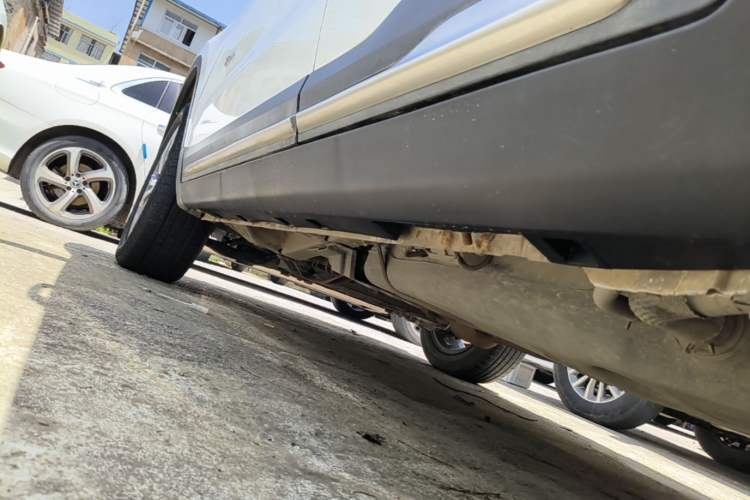 Used Geely Auto Emgrand X7 Sport 2016 1.8TD Automatic Smart Connectivity Version Left Side Sill