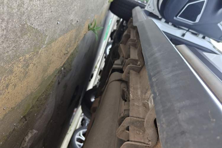 Used Geely Auto Emgrand X7 Sport 2016 1.8TD Automatic ZhiZun Version Left Side Sill