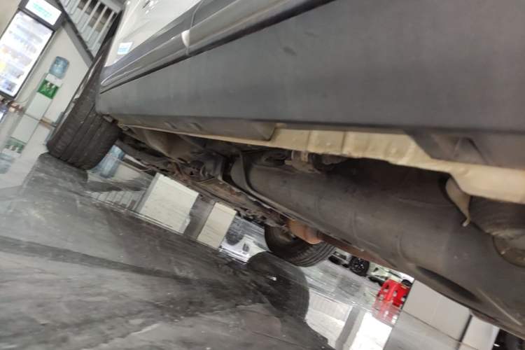 Used Geely Auto Emgrand X7 Sport 2016 1.8TD Automatic ZhiZun Version Left Side Sill