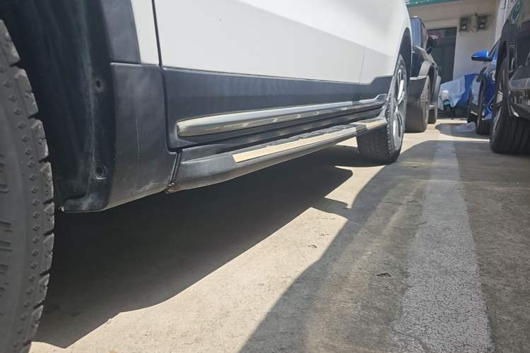 Used Geely Auto Emgrand X7 Sport 2016 1.8TD Automatic ZhiZun Version Left Side Sill