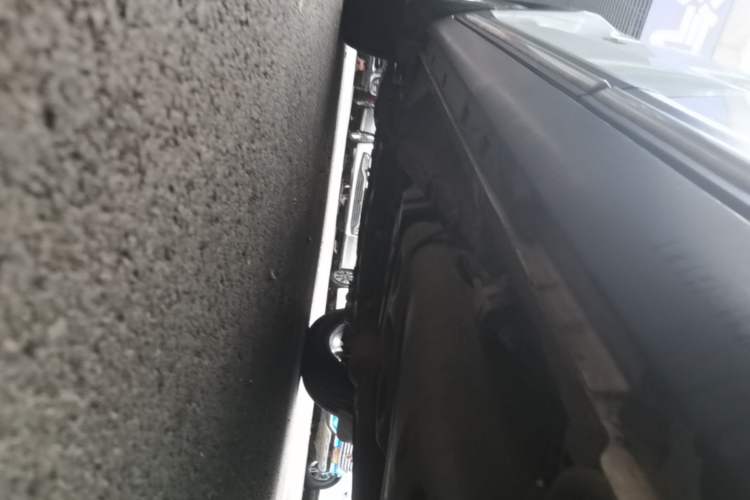 Used Geely Auto Emgrand X7 Sport 2016 1.8TD Automatic Smart Model Left Side Sill
