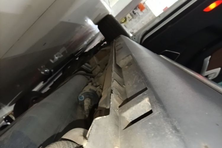Used Geely Auto Emgrand X7 Sport 2016 1.8TD Automatic ZhiZun Version Left Side Sill