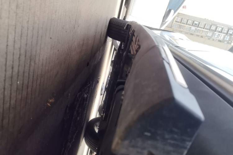 Used Geely Auto Emgrand X7 Sport 2016 1.8TD Automatic ZhiZun Version Left Side Sill