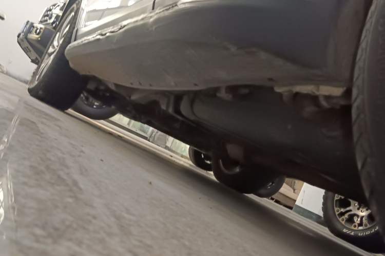 Used Geely Auto Emgrand X7 Sport 2016 1.8TD Automatic Smart Connectivity Version Left Side Sill