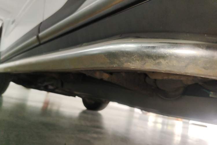 Used Geely Auto Emgrand X7 Sport 2016 1.8TD Automatic ZhiZun Version Left Side Sill