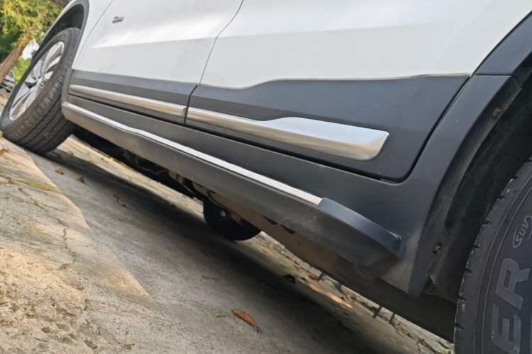 Used Geely Auto Emgrand X7 Sport 2016 1.8TD Automatic All-Wheel-Drive ZhiZun Edition Left Side Sill