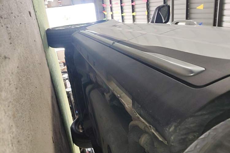 Used Geely Auto Emgrand X7 Sport 2016 1.8TD Automatic ZhiShang Model Left Side Sill