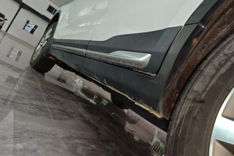 Used Geely Auto Emgrand X7 Sport 2016 2.0L Manual ZhiShang Version Left Side Sill